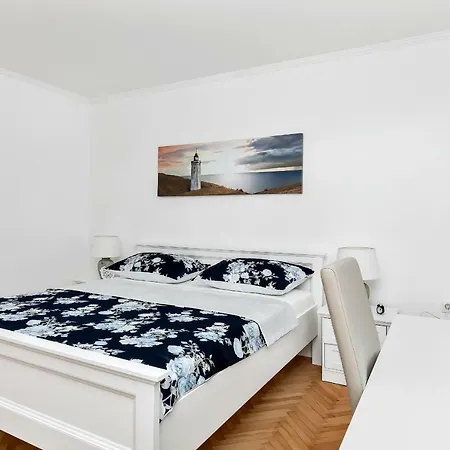Vacation House Stone Bridge Villa Kamenmost